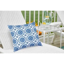 C&F Home 18" X 18" Delft Garden Circle Geometric Indoor/Outdoor Throw Pillow -C&F Home Sales GUEST 3585fe23 de7e 46d8 80f7 09708b02c3b6